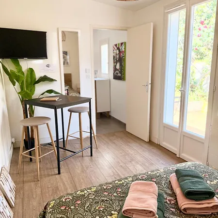 L'Harmattan Studio T1 Premium Dans Residence Privee Avec Patio A Proximite